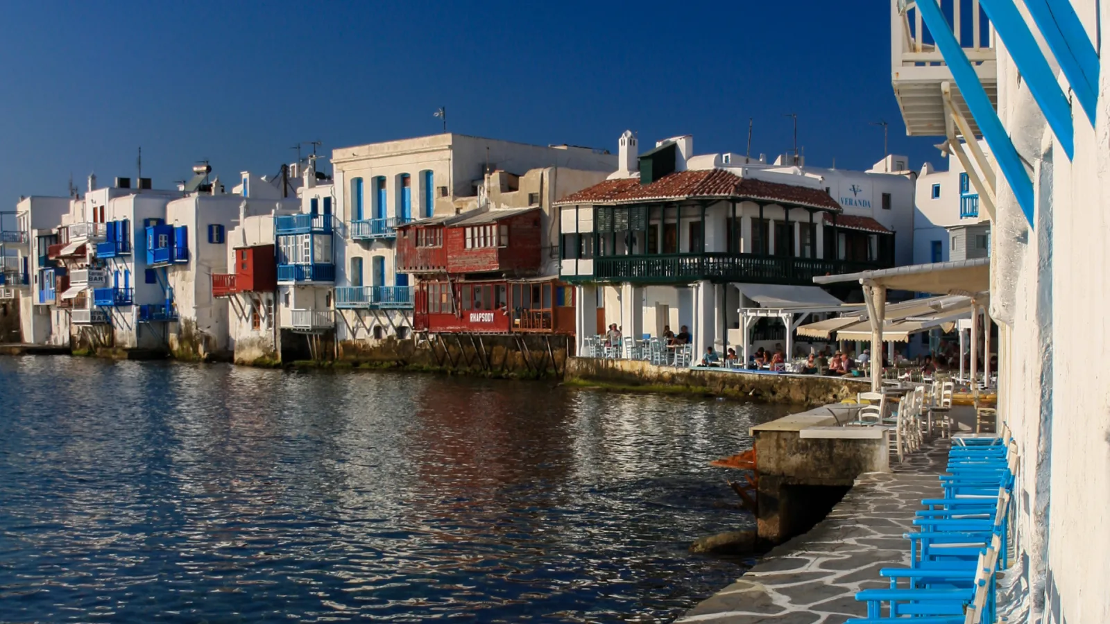 Large villas in Mykonos: 5 Reasons to choose it